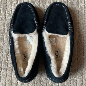 Womens UGG slippers size 6